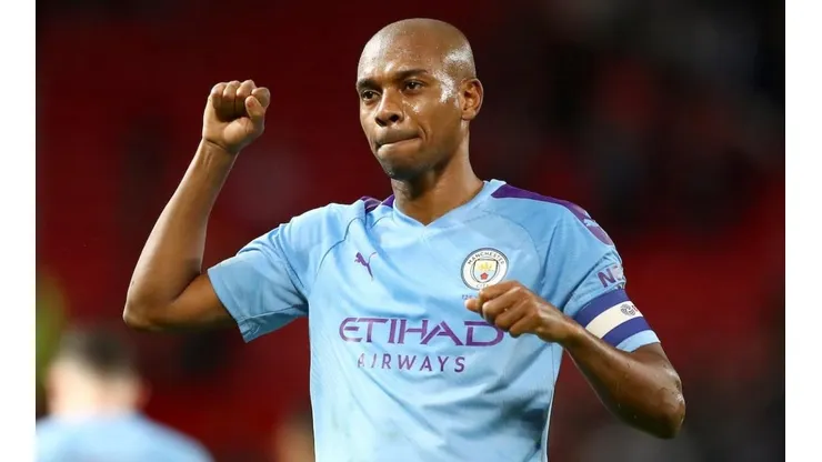 Fernandinho é capitão do Manchester City