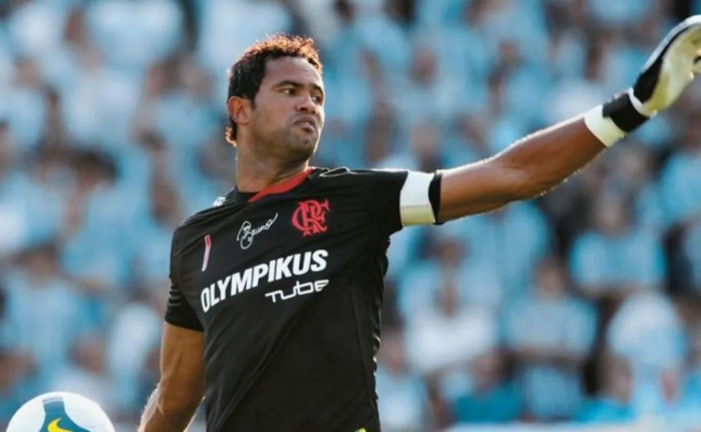 Goleiro Bruno volta a atuar, mas agora no futebol amador – Foto: Divulgação/ Flamengo