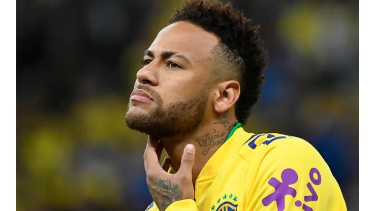 Neymar fez menos gols que o atacante ex-Palmeiras - Foto: Mateus Bonomi/AGIF.