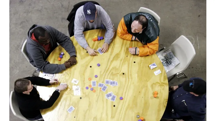 Texas Hold'em e Omaha Hold'em têm mais semelhanças do que diferenças