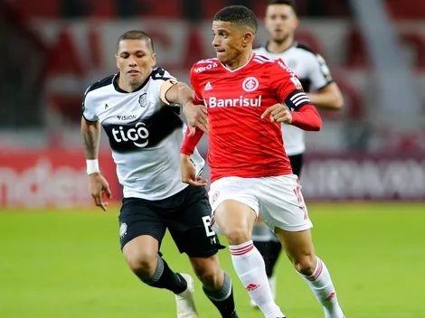 Taison diz que Internacional sentiu a perda do Gauchão, mas reforça: “O grupo está fechado”