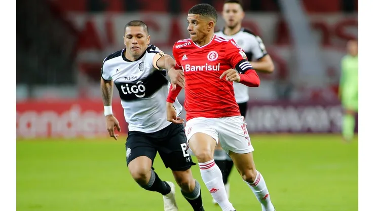 Camisa 10 deve iniciar como titular o duelo do Internacional (Foto: Getty Images)