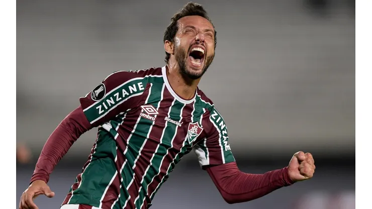 Nenê comemora o segundo gol da vitória parcial do Fluminense (Foto: Getty Images)