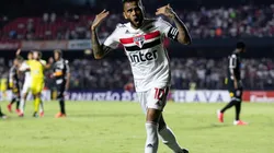 Daniel Alves fala sobre atrasos em pagamentos