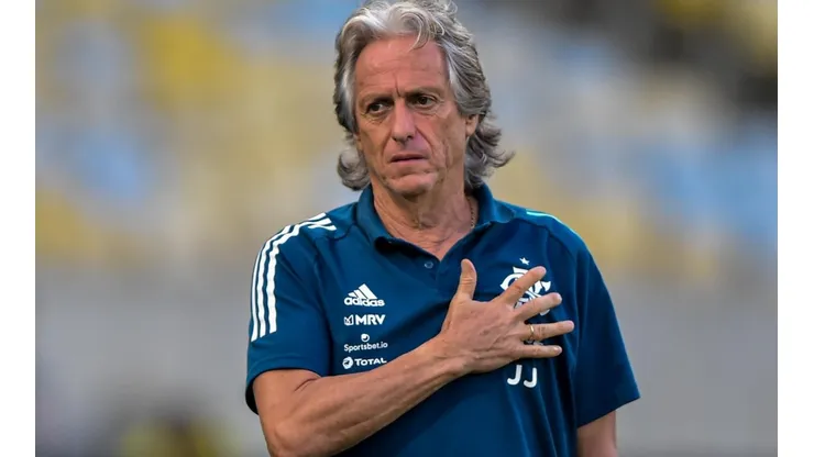 Treinador está pressionado na Europa - Foto: Thiago Ribeiro/AGIF.