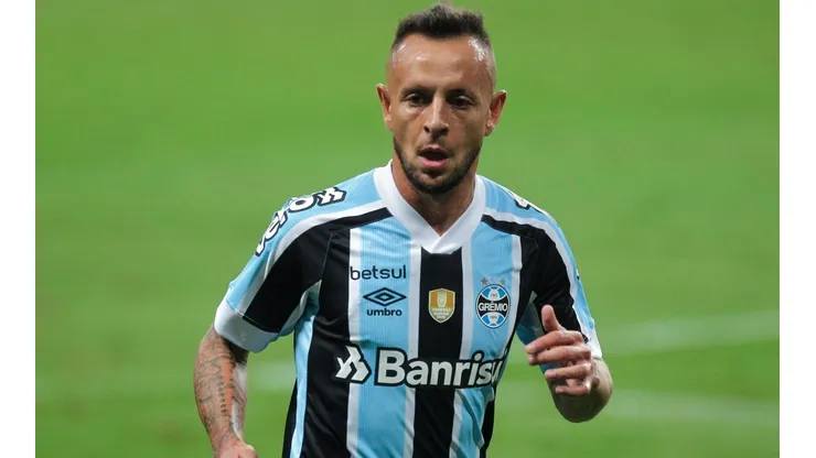 Lateral-direito sagrou-se campeão gaúcho com a camisa do Grêmio (Foto: Fernando Alves/AGIF)