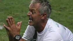 Treinador do América ficou revoltado - Foto: Fernando Moreno/AGIF.