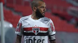 Daniel Alves manda recado: "De espírito e de sentimento tricolor, eu vou estar conectado".