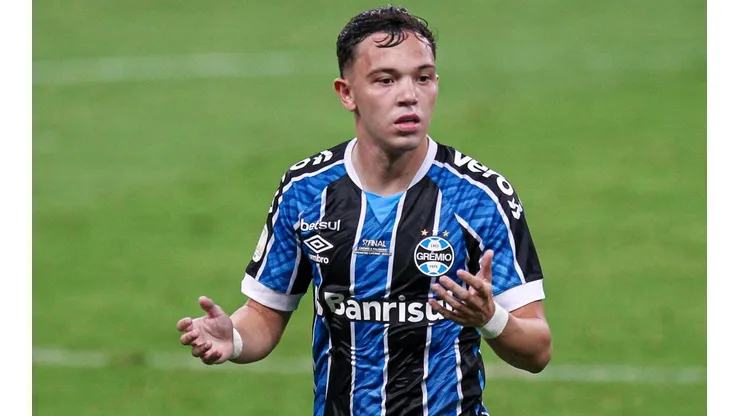 Atacante jogará no Porto, de Portugal, a partir da próxima temporada (Foto: Fernando Alves/AGIF)
