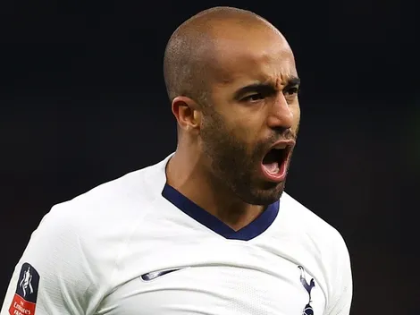 São Paulo: Lucas Moura posa com a camisa do Tricolor após título do Estadual; torcedores ficam nostálgicos e pedem retorno do jogador