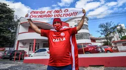 Torcedor do Náutico tira sarro do rubro-negro pelo título pernambucano (Foto: Paulo Paiva/AGIF)