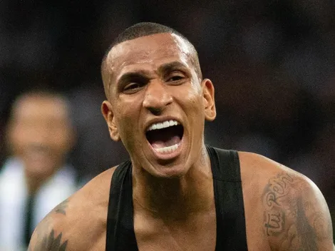 Caetano bate no peito e ‘barca’ de emprestados vira tema no Galo