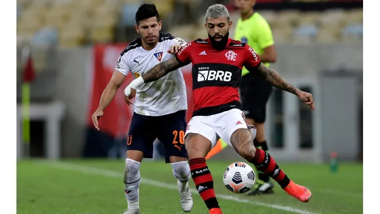 Flamengo e LDU vão empatando por 1 a 1 (Foto: Getty Images)