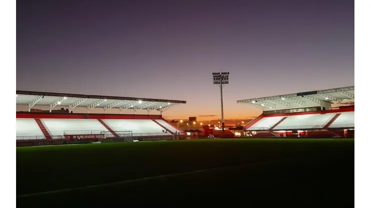 Estádio Antônio Accioly recebe o jogo desta noite