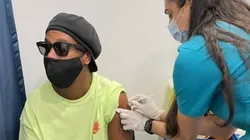 Ronaldinho Gaúcho está vacinado contra a Covid-19