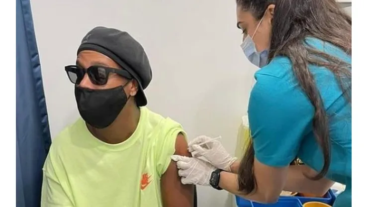 Ronaldinho Gaúcho está vacinado contra a Covid-19