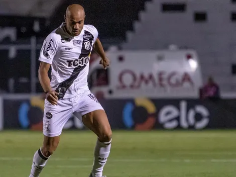 Atacante com passagens por grandes clubes do futebol brasileiro, Roger anuncia que vai parar de jogar futebol aos 36 anos