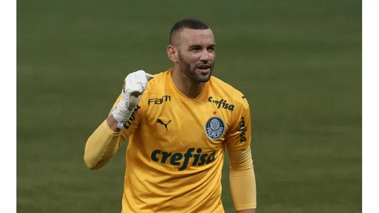 Weverton evitou comparações com os outros goleiros da seleção brasileira (Foto: Ettore Chiereguini/AGIF)