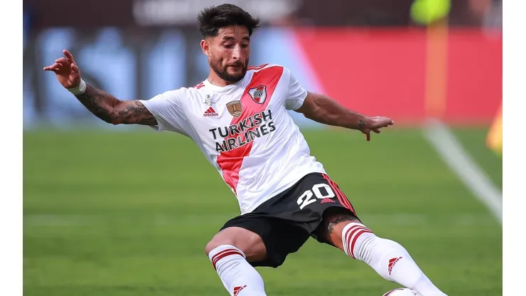 Lateral-esquerdo deve ser o escolhido por Gallardo para atuar no gol (Foto: Getty Images)