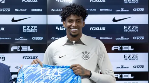 Hugo durante a apresentação no Timão. Foto: Rodrigo Coca.