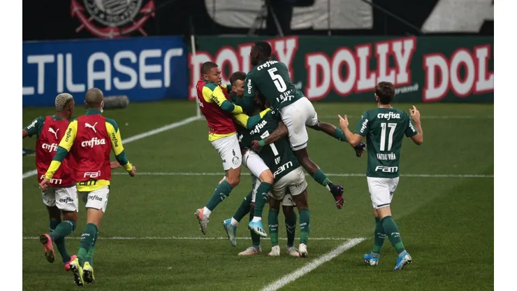 Memes da vitória do Palmeiras sobre o Corinthians. (Foto: Ettore Chiereguini/AGIF)
