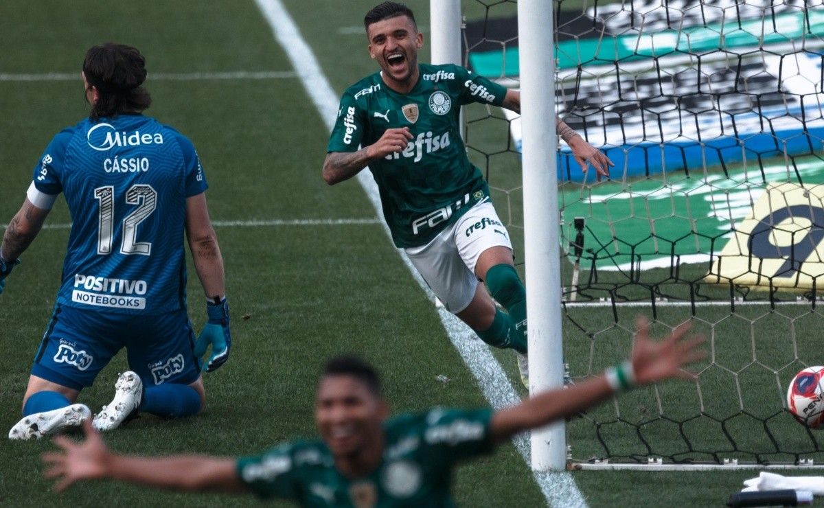 Palmeiras vence o Corinthians por 2 x 0 e é o primeiro finalista do ...