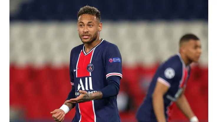 De acordo com o jornal francês L'Équipe, e o portal UOL Esporte, um homem invadiu o terreno da casa de Neymar, em La Celle-Saint-Cloud, na França. (Foto: Getty Images)