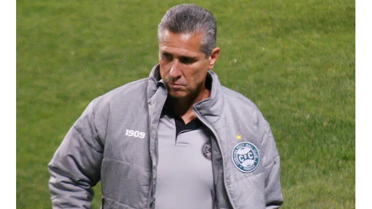 Ciclo de Jorginho à frente do Atlético-GO chegou ao fim (Foto: Gabriel Machado/AGIF)