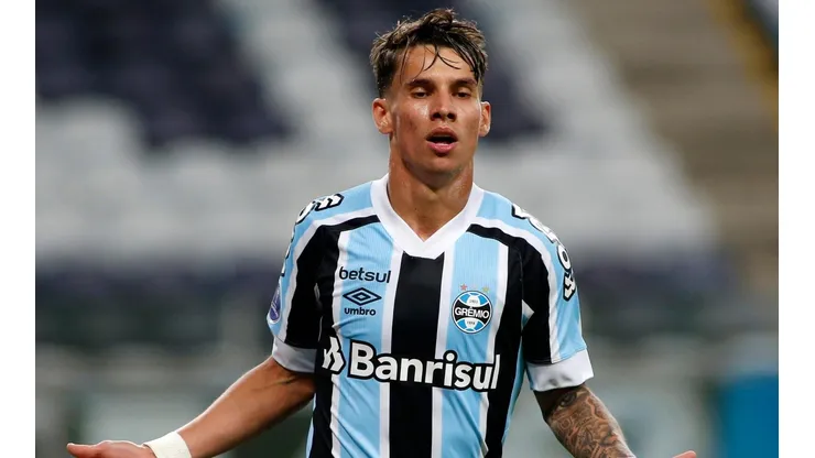 Ferreira marcou duas vezes na vitória do Grêmio por 3 a 1 sobre o Lanús (Foto: Getty Images)