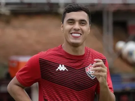 Botafogo tenta meia-atacante do Vitória