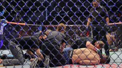 Chris Weidman se lesionou em luta contra Uriah Hall (Foto: Getty Images)