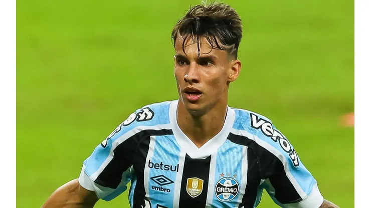 Atacante pode desfalcar o Grêmio - Foto: Pedro H. Tesch/AGIF.