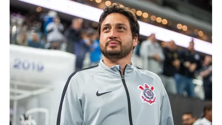 Arthur Elias é técnico do Corinthians feminino desde 2016