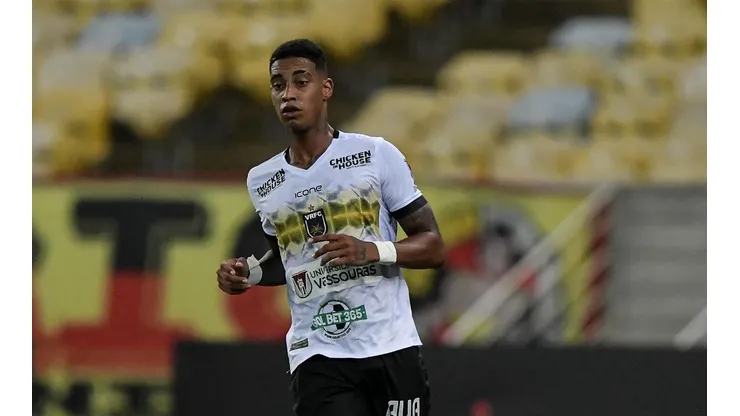 Atacante é, neste momento, o artilheiro do Campeonato Carioca (Foto: Thiago Ribeiro/AGIF)