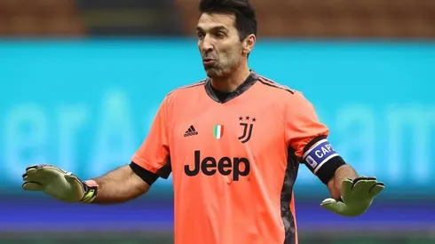 Buffon chegou à Juventus em 2001