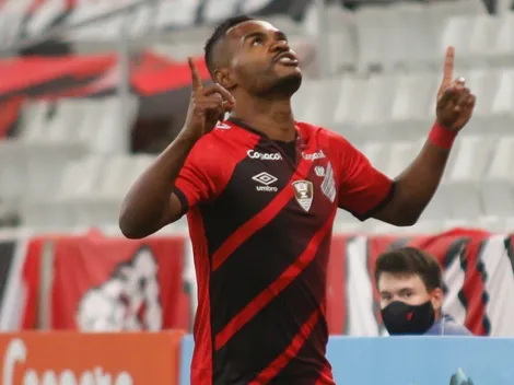 Nikão desconversa sobre futuro no Athletico e interesse do Grêmio