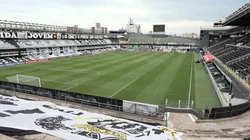 Ônibus do Peixe saiu da Vila Belmiro em direção ao CT Rei Pelé (Foto: Getty Images)