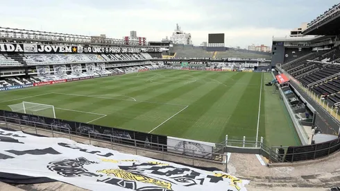 Ônibus do Peixe saiu da Vila Belmiro em direção ao CT Rei Pelé (Foto: Getty Images)