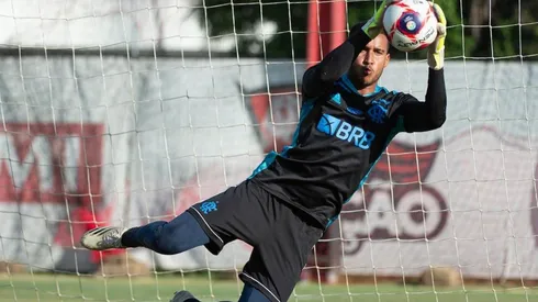 Gabriel Batista tem 22 anos e está no Flamengo desde 2014