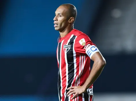 Eleito melhor em campo, Miranda destaca poder defensivo do Tricolor: “prevalecemos na força física”