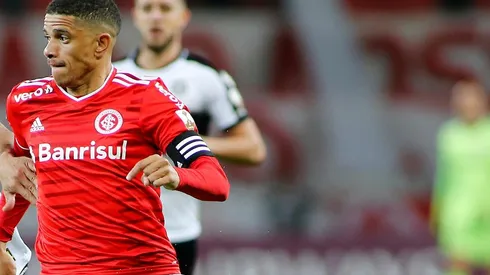 Taison reestreou pelo Internacional diante do Olimpia (Foto: Getty Images)