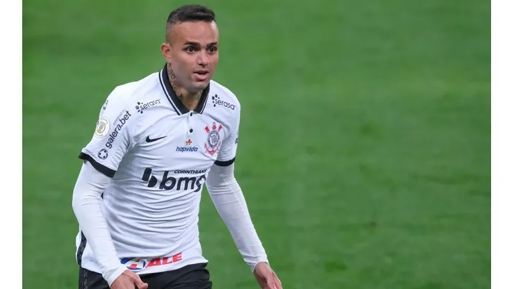 Luan marcou dois gols na vitória do Corinthians sobre o Sport Huancayo (Foto: Marcello Zambrana/AGIF)