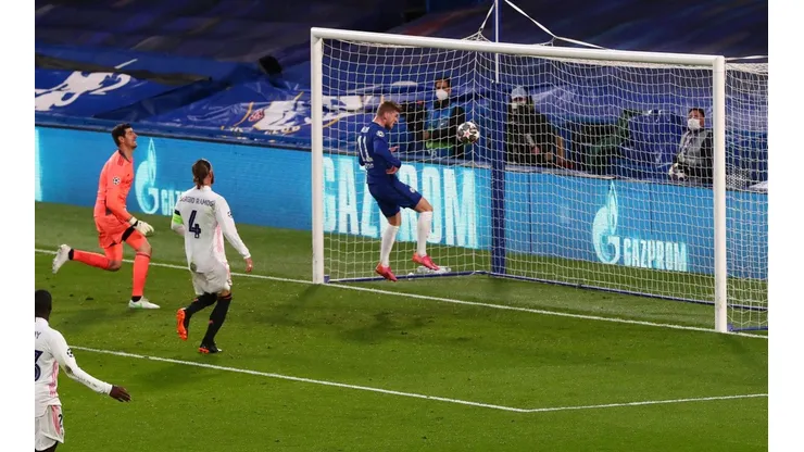 Werner cabeceia para abrir o placar em Stamford Bridge (Foto: Getty Images)