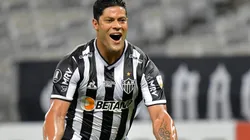 Hulk é o autor dos dois gols que vão garantindo a vitória atleticana (Foto: Getty Images)