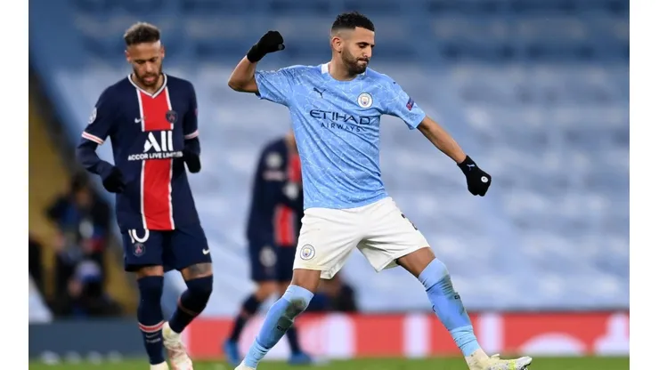 Enquanto Mahrez comemora, Neymar lamenta o gol sofrido (Foto: Getty Images)