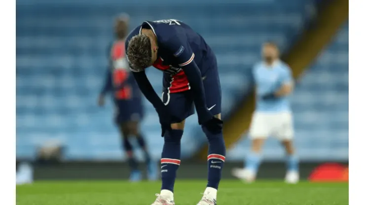 Neymar desolado após eliminação do PSG. (Foto: Getty Images)