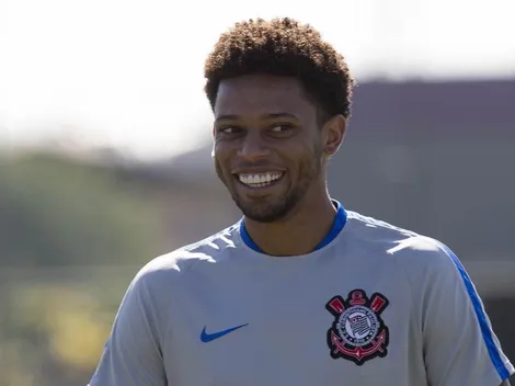 Ex-Corinthians, André expõe contato de clubes em possível retorno ao Brasil
