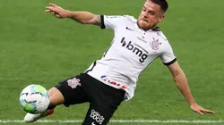 Volante foi titular no empate do Corinthians diante do São Paulo (Foto: Getty Images)