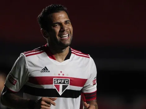 Dani Alves é o trunfo de Casares para quitar débitos com o elenco; presidente projeta “bolsão” no Tricolor