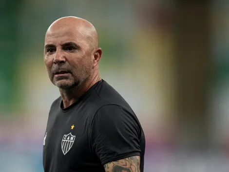 Medalhão ‘esquecido’ por Sampaoli vira homem de confiança de Cuca